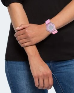 Damenuhr Mit Silikonband -Modegeschäft 52201842 3e393400 5742 448c ba49 0d7baf082012 pics2080