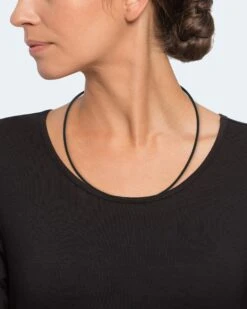 Kautschuk-Collier 7 Kautschuk-Collier -Modegeschäft 54380115 5dd767ff fa2b 4a91 8acd fb33bb75e8f6 pics2080