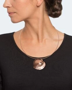 Omegareif Mit Anhänger -Modegeschäft 58361295 e0b963a8 3d53 4be2 89d4 97c2a1352cf1 pics2080