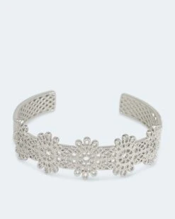 Armreif Im Blüten-Design -Modegeschäft 59556013 9dc9964e ae67 11ec a9cd 5a72d431453d pics2080