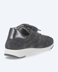 Sneaker Aus Leder Mit Ziernähten 22 Sneaker Aus Leder Mit Ziernähten -Modegeschäft 59583341 7d22cec6 cf65 11ec a9cd 5a72d431453d pics2080