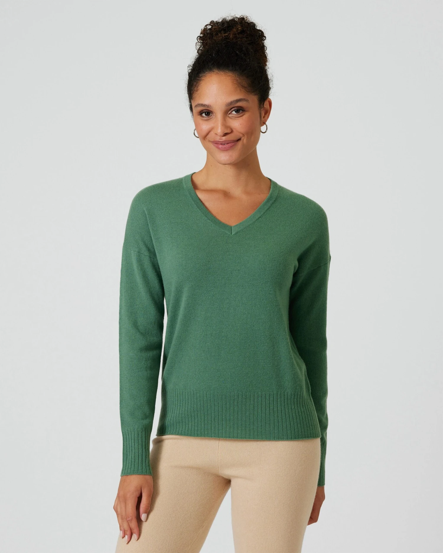 Cashmere Blend Pullover Mit V-Ausschnitt 4 Cashmere Blend Pullover Mit V-Ausschnitt – Bild 2