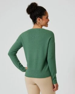 Cashmere Blend Pullover Mit V-Ausschnitt 10 Cashmere Blend Pullover Mit V-Ausschnitt -Modegeschäft 59615548 c1bf427c fe93 11ec 8f3c 5a72d431453d pics2080