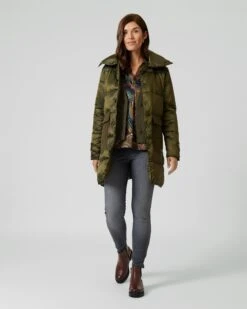 Steppmantel Im Material-Mix 11 Steppmantel Im Material-Mix -Modegeschäft 59627339 f026e6c0 098a 11ed 8f3c 5a72d431453d pics2080