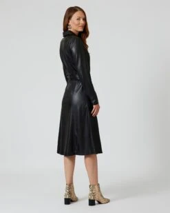 Kleid Aus Lederimitat Mit Bindegürtel -Modegeschäft 59636119 f1345328 1189 11ed 9039 5a72d431453d pics2080