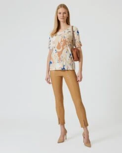 Schlupfhose Im Materialmix Mit Nieten -Modegeschäft 59691154 7ff63a71 5a81 11ed 9039 5a72d431453d pics2080