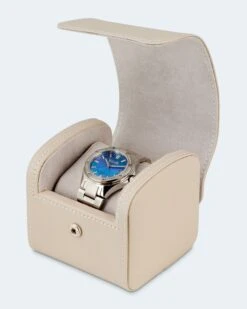 Damenuhr Mit Diamanten -Modegeschäft 59694348 00bc2533 5e66 11ed 9039 5a72d431453d pics2080