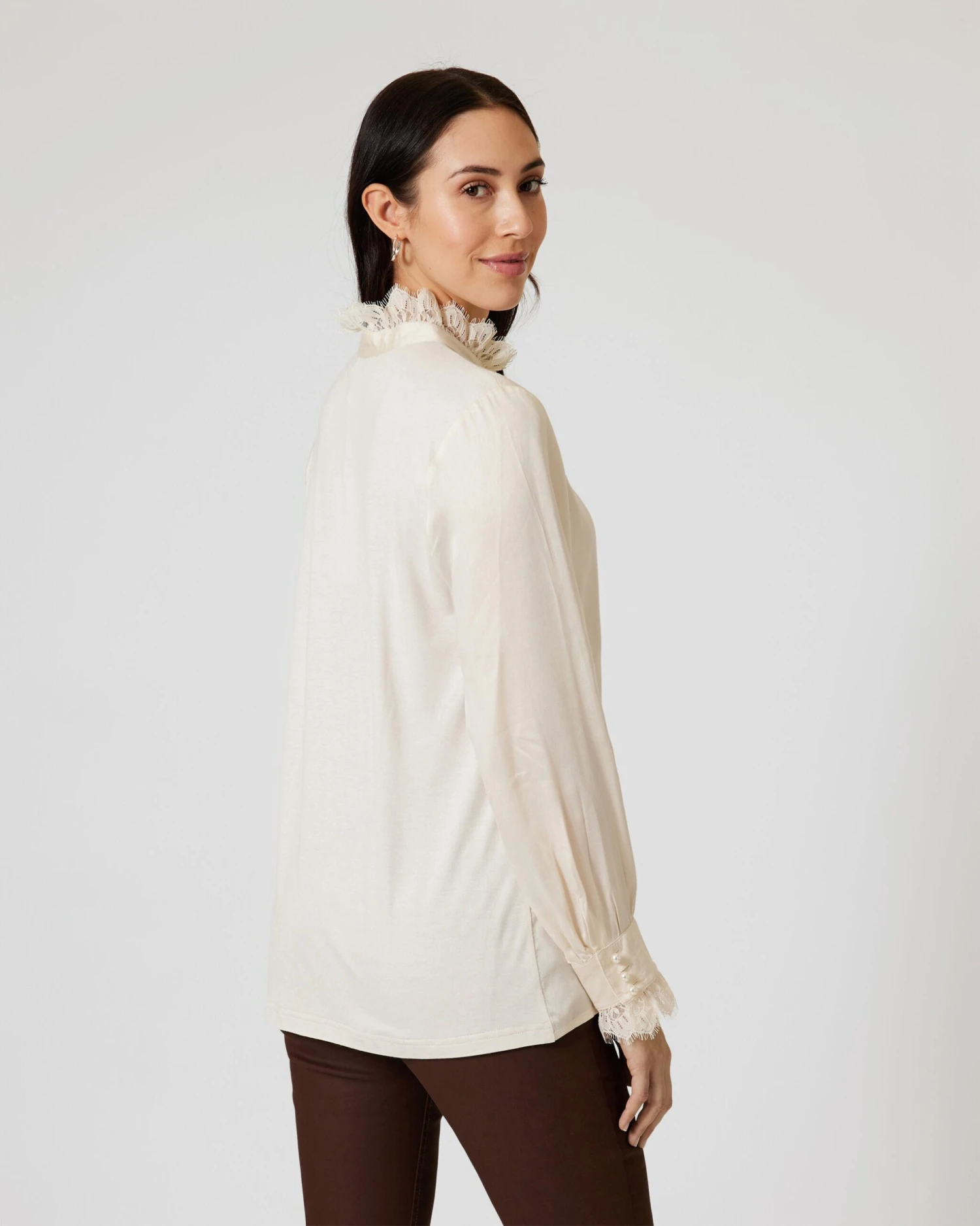 Bluse Mit Romantischen Details 8 Bluse Mit Romantischen Details – Bild 6