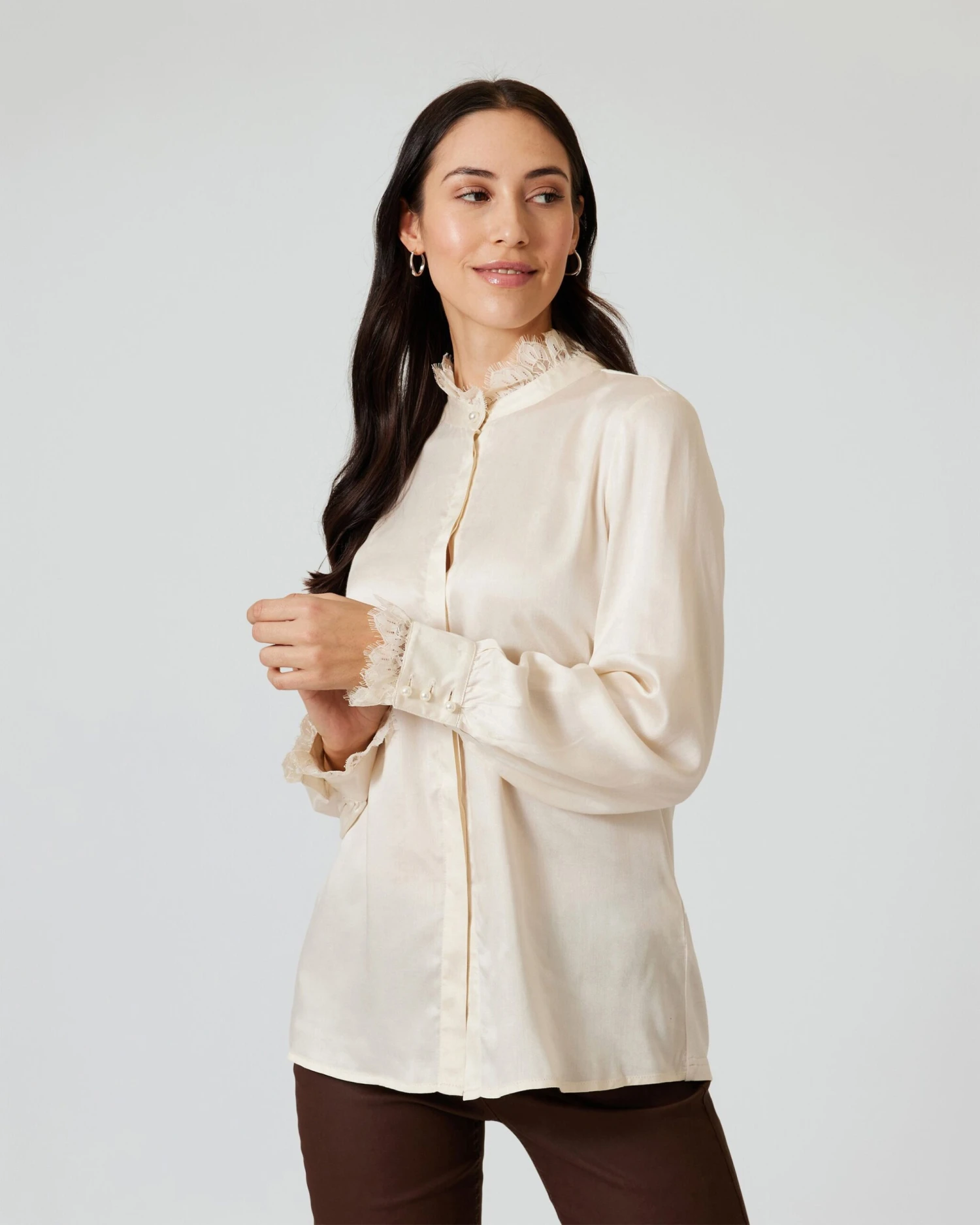 Bluse Mit Romantischen Details 6 Bluse Mit Romantischen Details – Bild 4