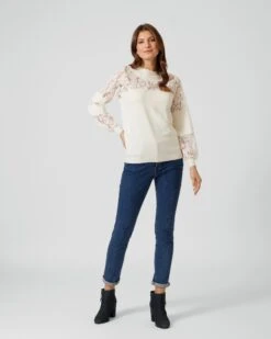 Pullover Mit Spitzeneinsätzen -Modegeschäft 59723774 1de6adc2 81d3 11ed a353 5a72d431453d pics2080