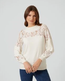 Pullover Mit Spitzeneinsätzen -Modegeschäft 59723779 26cf09be 81d3 11ed a353 5a72d431453d pics2080