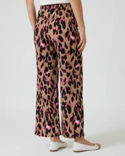 Hose Mit Weitem Bein -Modegeschäft 59727052 a65bf28a 8a72 11ed a353 5a72d431453d pics2080