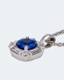 Anhänger Mit Saphir & Diamanten -Modegeschäft 59735919 7efff3da 964b 11ed a353 5a72d431453d pics2080