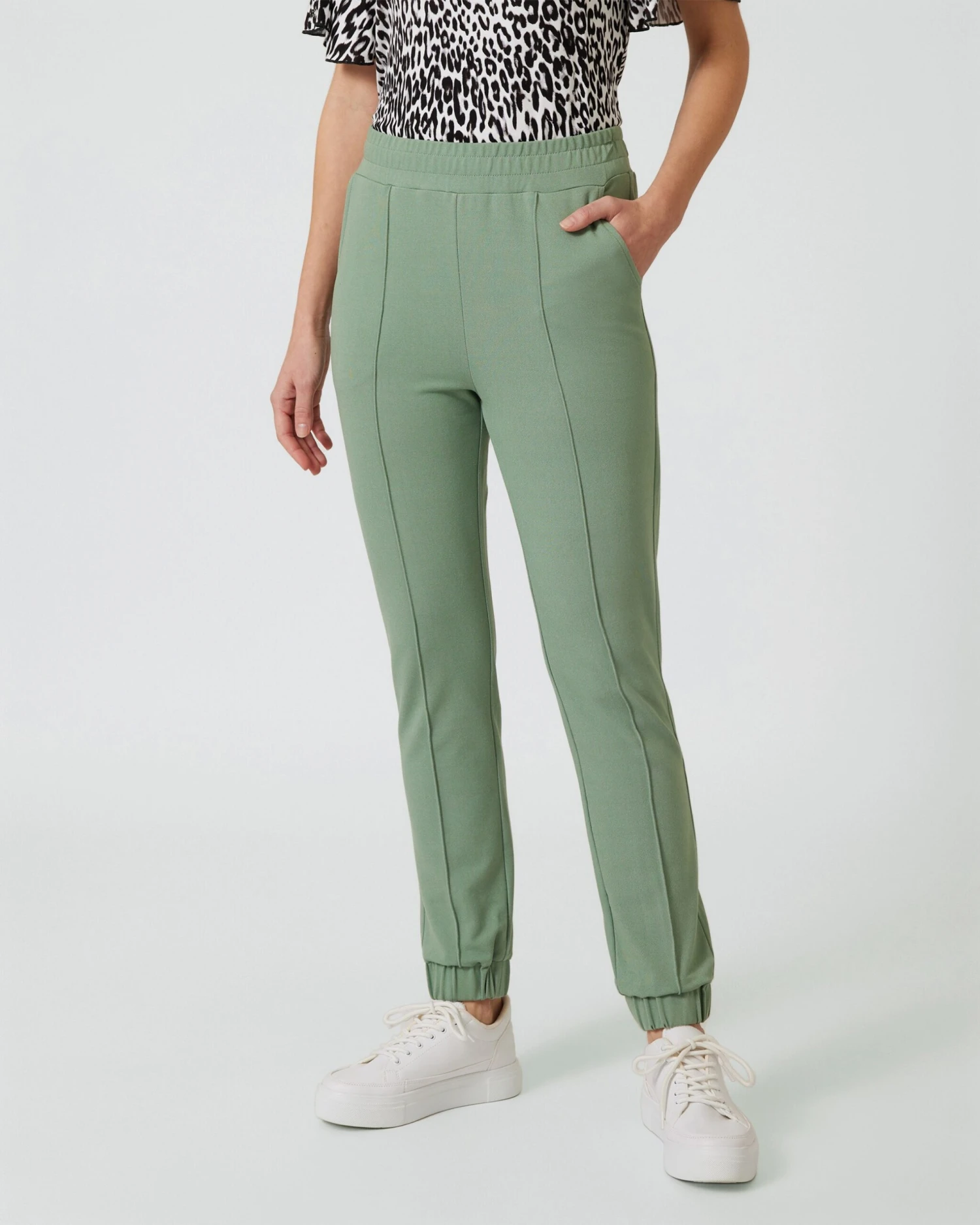 Jogpants Mit Biesen 3 Jogpants Mit Biesen