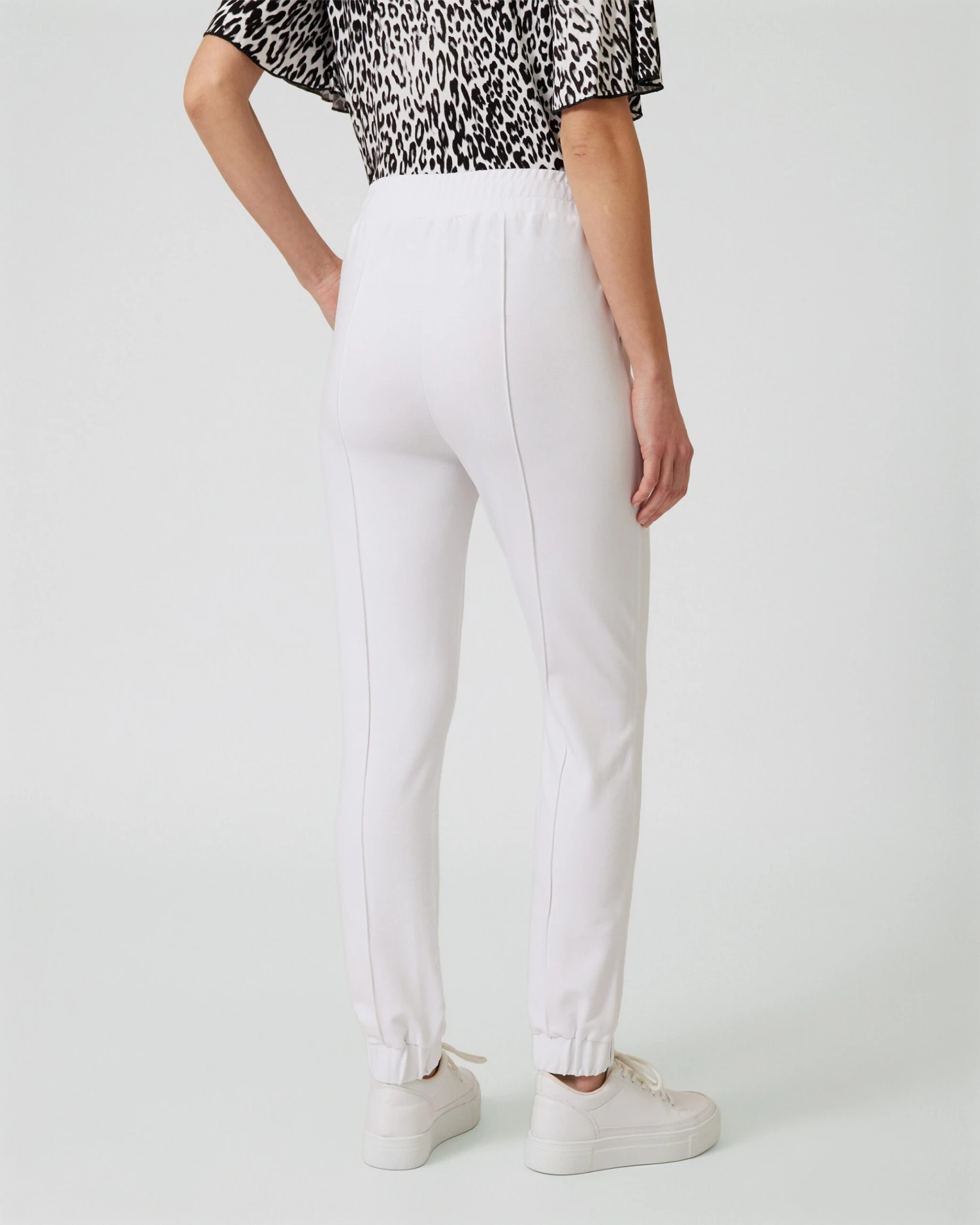 Jogpants Mit Biesen 8 Jogpants Mit Biesen – Bild 6