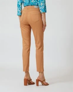 Schlupfhose Mit Nietenbesatz -Modegeschäft 59748284 94da63dc a220 11ed a353 5a72d431453d pics2080