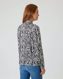 Bluse Mit Zebradruck -Modegeschäft 59754361 7b821ae9 a922 11ed a353 5a72d431453d pics2080