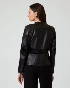 Lederjacke Im Patch-Design -Modegeschäft 59755466 946eb55d ab6c 11ed a353 5a72d431453d pics2080