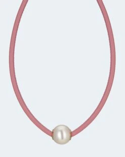 Leder-Collier Mit MK-Perle 16 Mm 20 Leder-Collier Mit MK-Perle 16 Mm -Modegeschäft 59768170 acb90413 bce1 11ed 9083 5a72d431453d pics2080