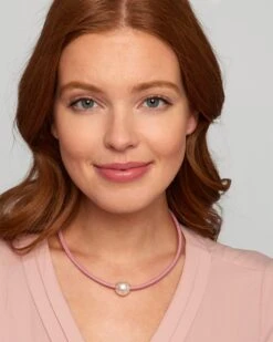 Leder-Collier Mit MK-Perle 16 Mm 21 Leder-Collier Mit MK-Perle 16 Mm -Modegeschäft 59801830 b3c45f24 bce1 11ed 9083 5a72d431453d pics2080