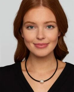 Leder-Collier Mit MK-Perle 16 Mm 17 Leder-Collier Mit MK-Perle 16 Mm -Modegeschäft 59801832 bc33cee5 bce1 11ed 9083 5a72d431453d pics2080