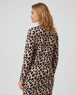 Strickpullover Mit Leo-Muster -Modegeschäft 59803791 fcf65821 e595 11ed 9083 5a72d431453d pics2080