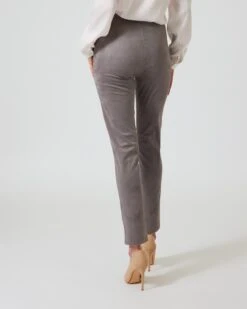 Schlupfhose Mit Exklusivdruck -Modegeschäft 59803888 2382aa5a e596 11ed 9083 5a72d431453d pics2080