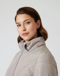 Longjacke Mit Steppung & Kapuze 19 Longjacke Mit Steppung & Kapuze -Modegeschäft 59812792 4d54c71c f2f2 11ed 9083 5a72d431453d pics2080