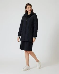 Longjacke Mit Steppung & Kapuze 13 Longjacke Mit Steppung & Kapuze -Modegeschäft 59812816 728c4fb8 f2f2 11ed 9083 5a72d431453d pics2080