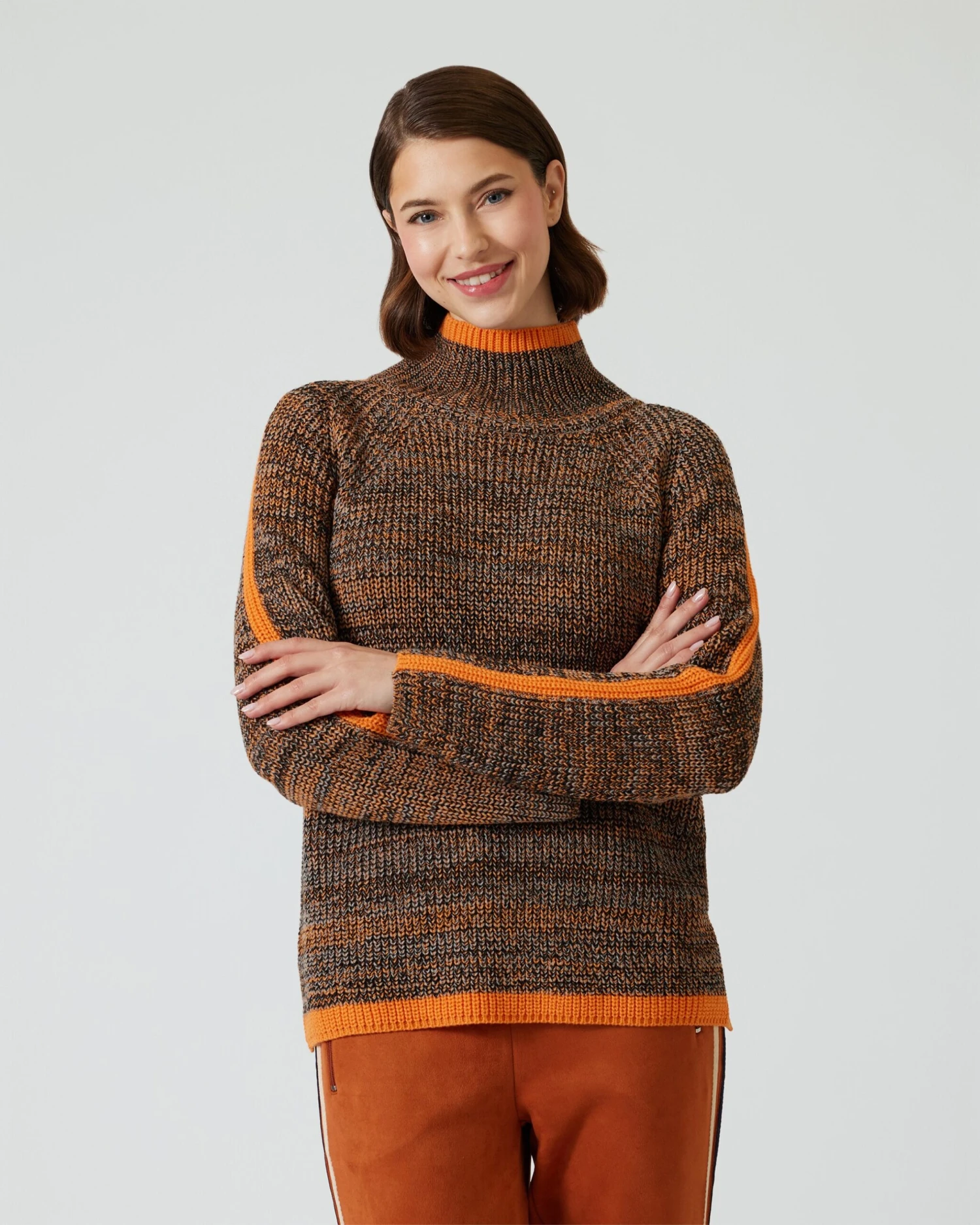 Pullover Mit Kontraststreifen 4 Pullover Mit Kontraststreifen – Bild 2