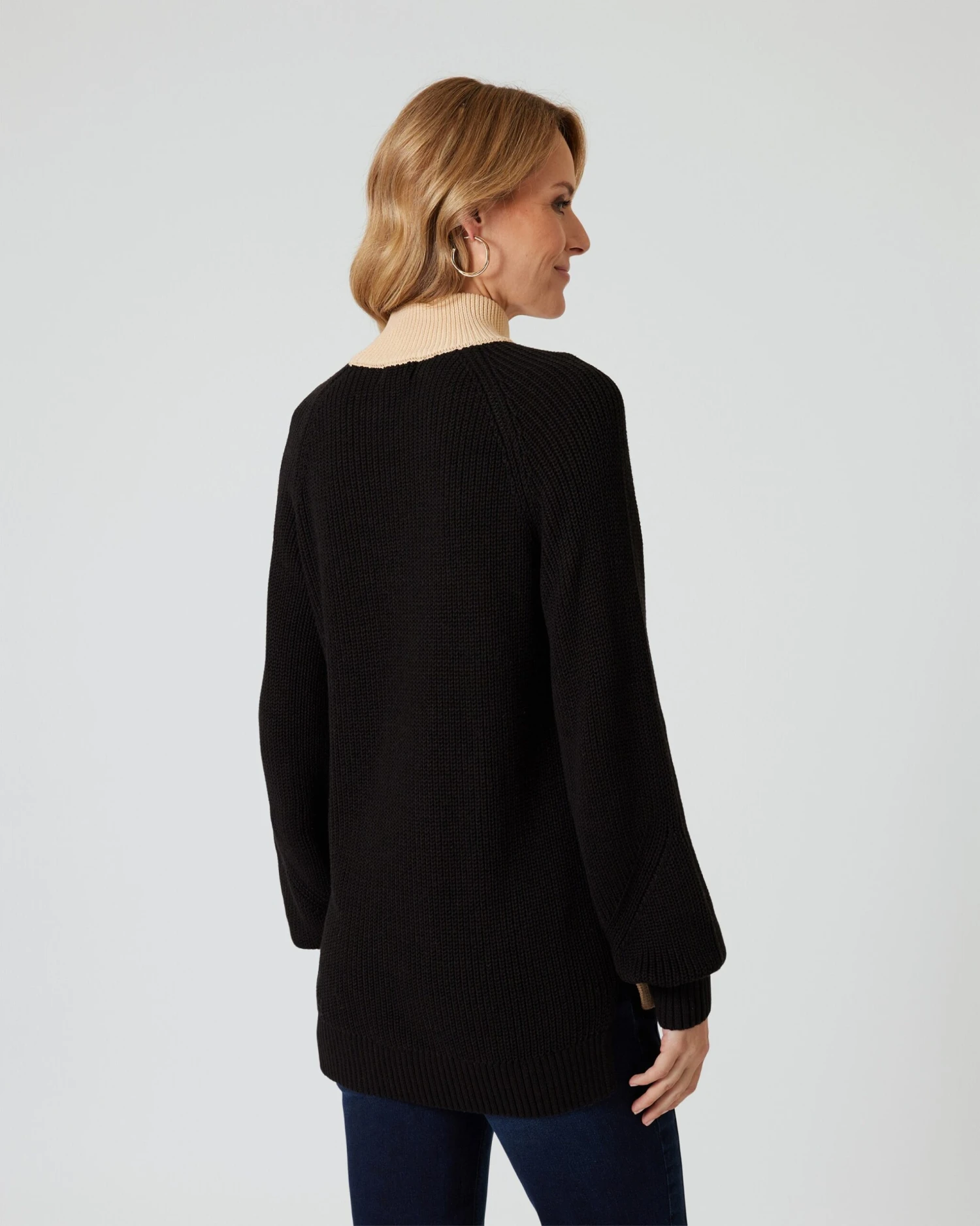 Pullover Mit Kontrast-Ärmeln 6 Pullover Mit Kontrast-Ärmeln – Bild 4