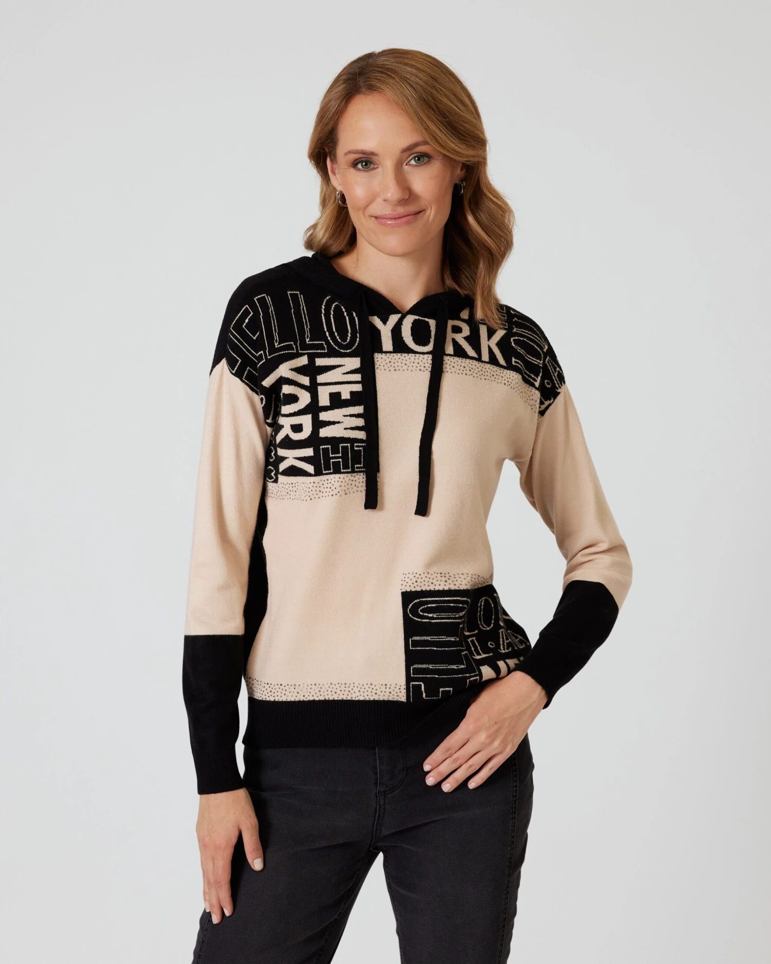 Kapuzenpullover Mit Kontrastdruck 3 Kapuzenpullover Mit Kontrastdruck