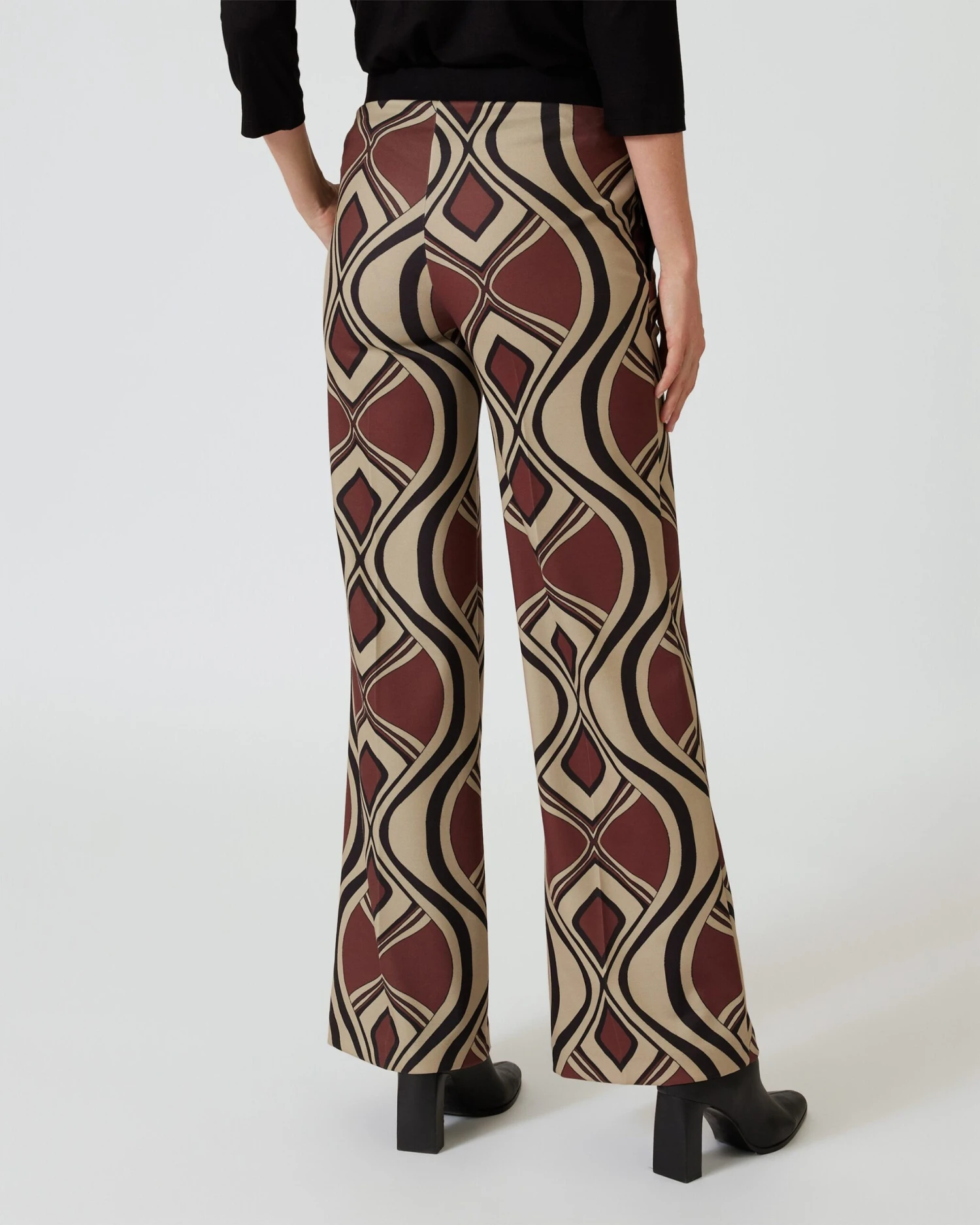 Schlupfhose Mit Grafikmuster 6 Schlupfhose Mit Grafikmuster – Bild 4