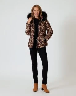 Jacke "Leofieber" 10 Jacke "Leofieber" -Modegeschäft 59821453 9be23f30 0048 11ee 9169 5a72d431453d pics2080