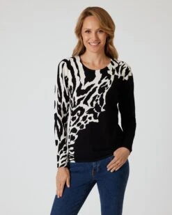 Classic Pullover "Leo-Print" -Modegeschäft 59824318 7137eb78 044b 11ee 9169 5a72d431453d pics2080