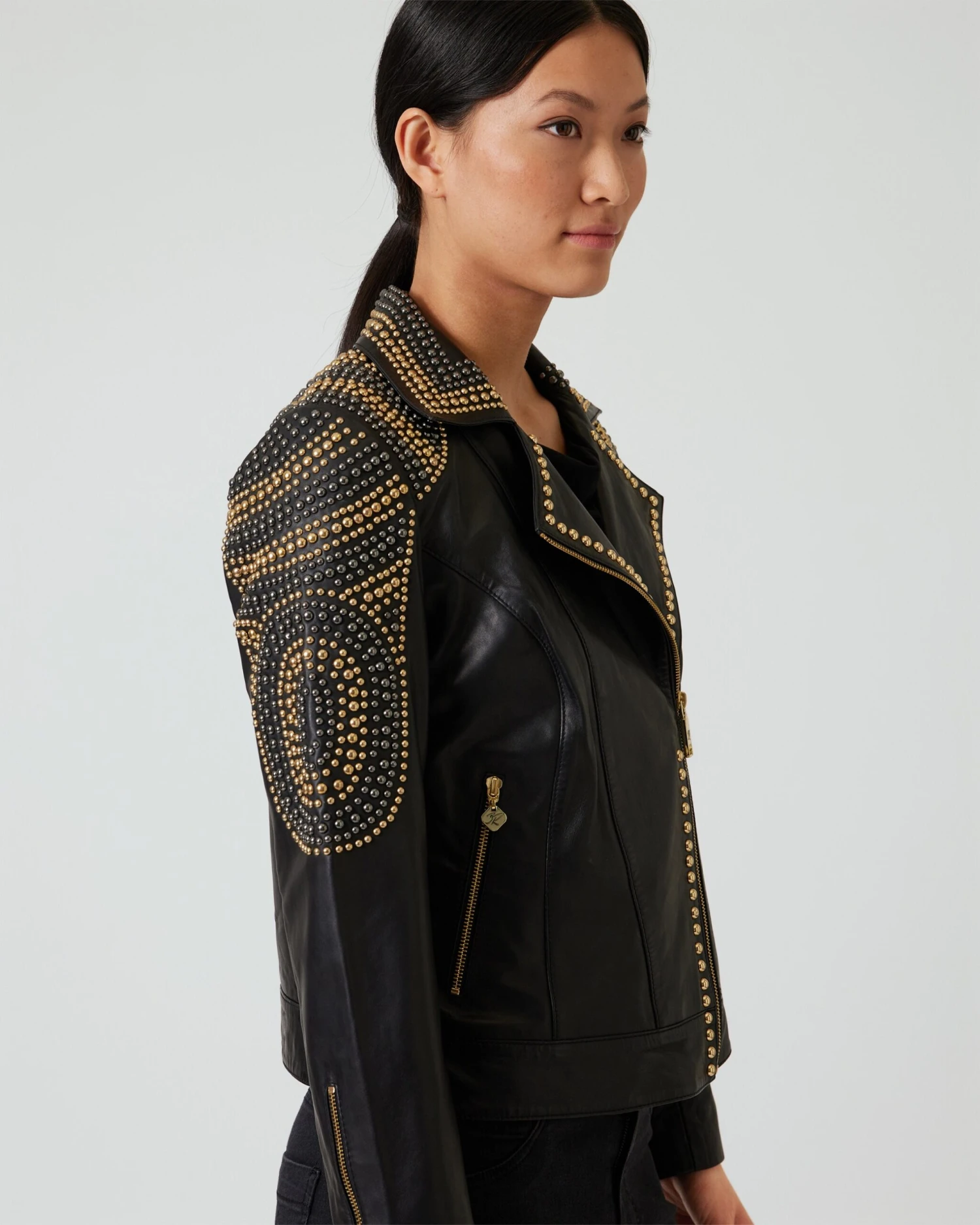 Lederjacke Mit Nieten 7 Lederjacke Mit Nieten – Bild 5