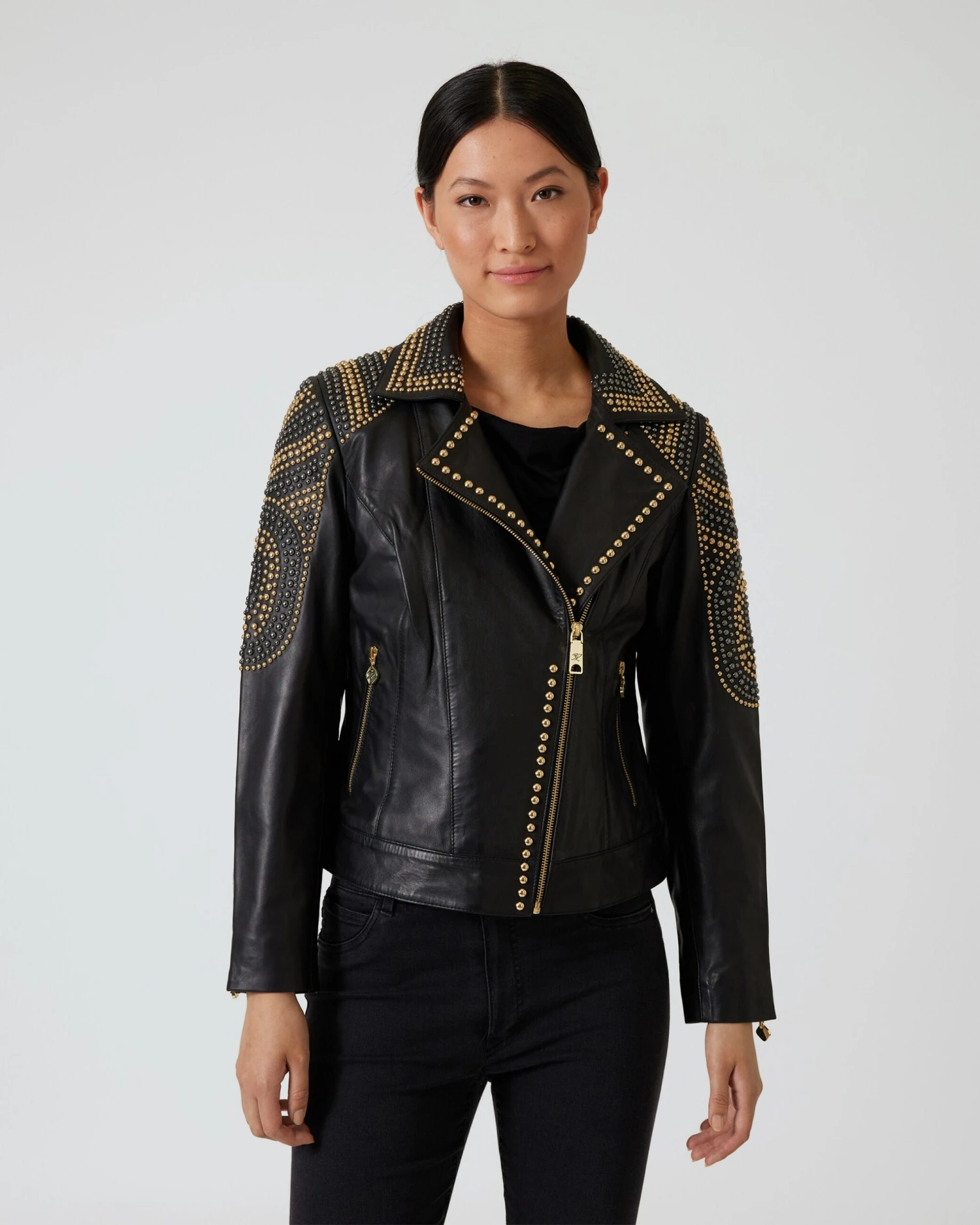 Lederjacke Mit Nieten 4 Lederjacke Mit Nieten – Bild 2