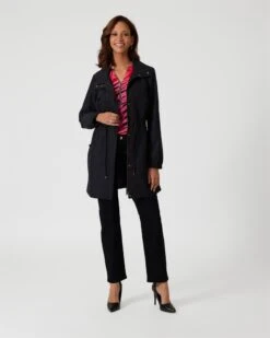 Jacke Mit Taillenband -Modegeschäft 59828156 3b1fccf4 0a80 11ee 9169 5a72d431453d pics2080