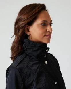 Jacke Im Unidesign -Modegeschäft 59828166 4055677b 0a80 11ee 9169 5a72d431453d pics2080