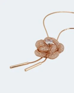 Y-Collier Mit Blüte Und Deko-Kristallen -Modegeschäft 59829171 d3bd2f60 0b79 11ee 9169 5a72d431453d pics2080