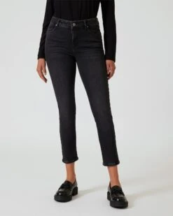 Jeans Mit Schmalem Bein -Modegeschäft 59829457 90b15b6e 0c21 11ee 9169 5a72d431453d pics2080