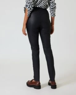 Stretch-Jeggings Aus Lammnappa -Modegeschäft 59830475 30ec4e48 0e76 11ee 9169 5a72d431453d pics2080