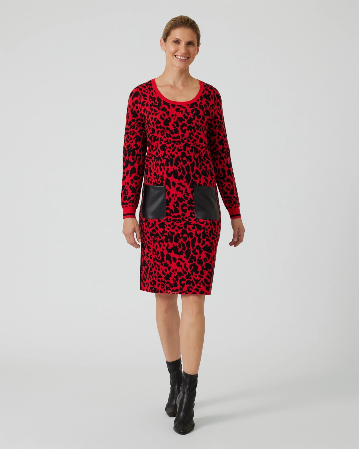 Strickkleid Mit Leo-Druck 6 Strickkleid Mit Leo-Druck – Bild 4