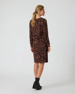 Strickkleid Mit Leo-Druck 9 Strickkleid Mit Leo-Druck -Modegeschäft 59835122 6187cd27 14bc 11ee 9169 5a72d431453d pics2080