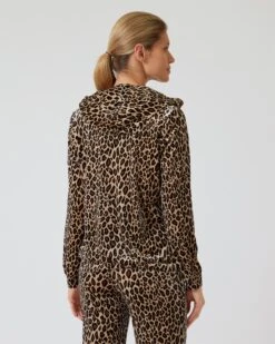 Samtjacke Im Leo-Design -Modegeschäft 59835127 6aa6fa98 14bc 11ee 9169 5a72d431453d pics2080