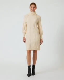 Strickkleid Im Unidesign -Modegeschäft 59835138 776e23d9 14bc 11ee 9169 5a72d431453d pics2080