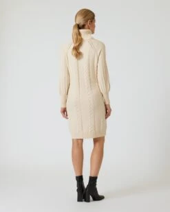 Strickkleid Im Unidesign -Modegeschäft 59835144 7df972fd 14bc 11ee 9169 5a72d431453d pics2080