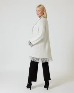 Cardigan Aus Flauschgarn -Modegeschäft 59838893 c9bb3735 1981 11ee 8f6f 5a72d431453d pics2080
