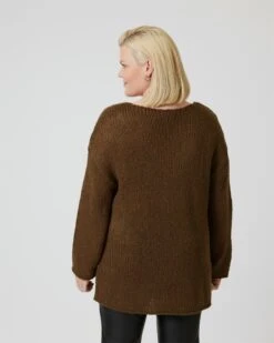 Pullover Mit Tiefem V-Ausschnitt -Modegeschäft 59838896 cb03385b 1981 11ee 8f6f 5a72d431453d pics2080
