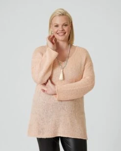 Pullover Mit Tiefem V-Ausschnitt -Modegeschäft 59838899 cc493e0a 1981 11ee 8f6f 5a72d431453d pics2080